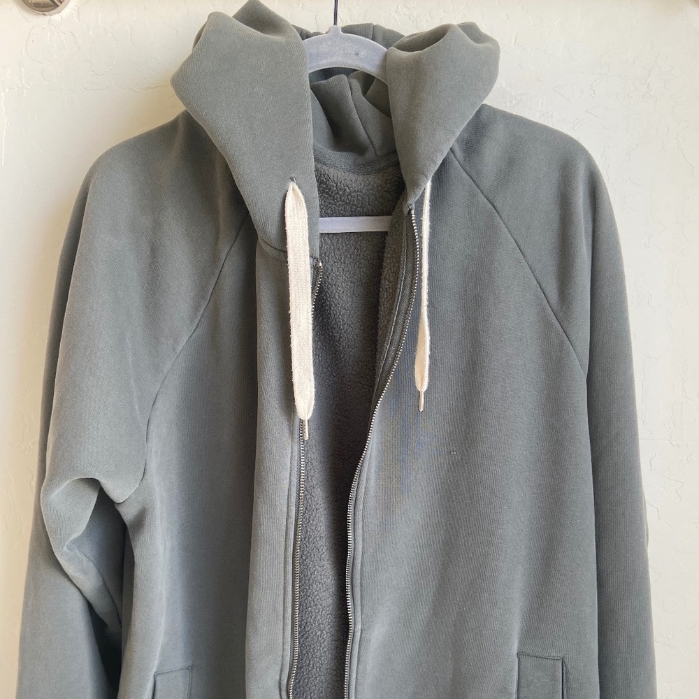 Vuori Oversized Fleece Zip Up Hoodie